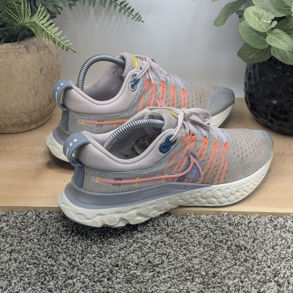 Nike React Infinity Run Women's Size 8.5 Running Shoes - Picture 4 of 8